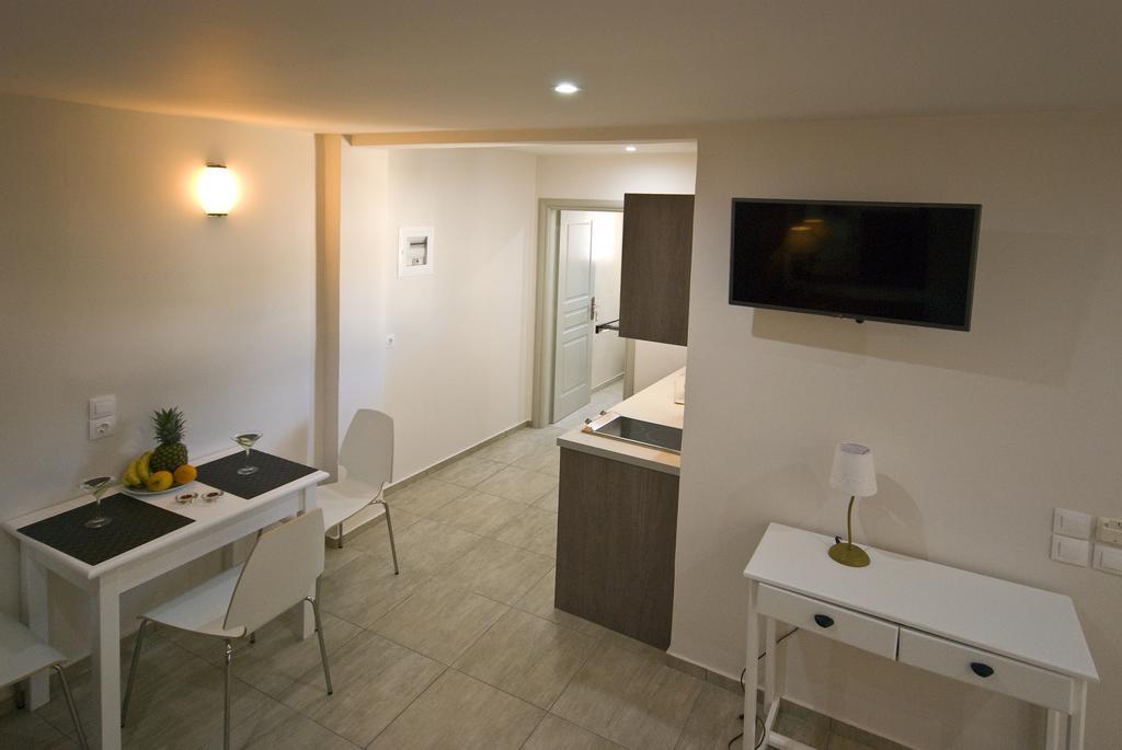 Alafouzos Studios & Apartments Kamári Quarto foto